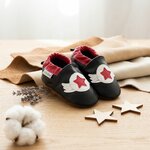 chaussons-bebe-cuir-souple-super-heros-mise-en-scene-atelier-6