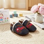 chaussons-bebe-cuir-souple-fourres-beau-comme-un-camion-mise-en-scene-fete-des-meres-5