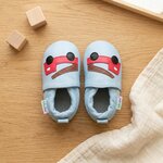 chaussons-bebe-cuir-souple-beau-comme-un-camion-bleu-ciel-vue-dessus-5