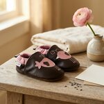 chaussons-bebe-cuir-souple-nid-d-amour-mise-en-scene-fleurs-3