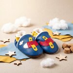 chaussons-bebe-cuir-souple-fourres-un-avion-a-reaction-mise-en-scene-ciel-6