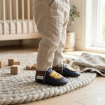 chaussons-bebe-cuir-souple-fourres-leon-le-lion-bleu-portee-bebe-5