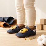 chaussons-bebe-cuir-souple-leon-le-lion-bleu-portee-bebe-2