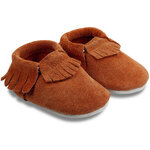 chaussons-bebe-cuir-souple-a-franges-nubuck-brun-fond-blanc-1