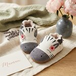 chaussons-bebe-cuir-souple-fourres-eugenie-la-zebresse-mise-en-scene-fete-des-meres-5