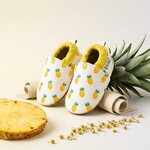 chaussons-bebe-cuir-souple-imprime-ananas-mise-en-scene-alimentation-3
