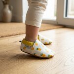 chaussons-bebe-cuir-souple-imprime-ananas-portee-bebe-5