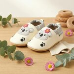 chaussons-bebe-cuir-souple-lola-la-koala-mise-en-scene-fleurs-6