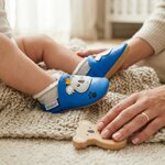 chaussons-bebe-cuir-souple-fourres-noa-le-koala-avec-adulte-5