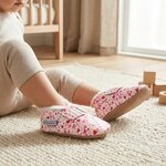 chaussons-bebe-cuir-souple-fourres-imprime-coeurs-portee-bebe-entier-4