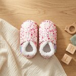 chaussons-bebe-cuir-souple-fourres-imprime-coeurs-vue-dessus-5
