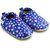 chaussons-bebe-cuir-souple-imprime-etoiles-mauves-fond-blanc-1