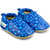 chaussons-bebe-cuir-souple-imprime-etoiles-bleues-fond-blanc-1