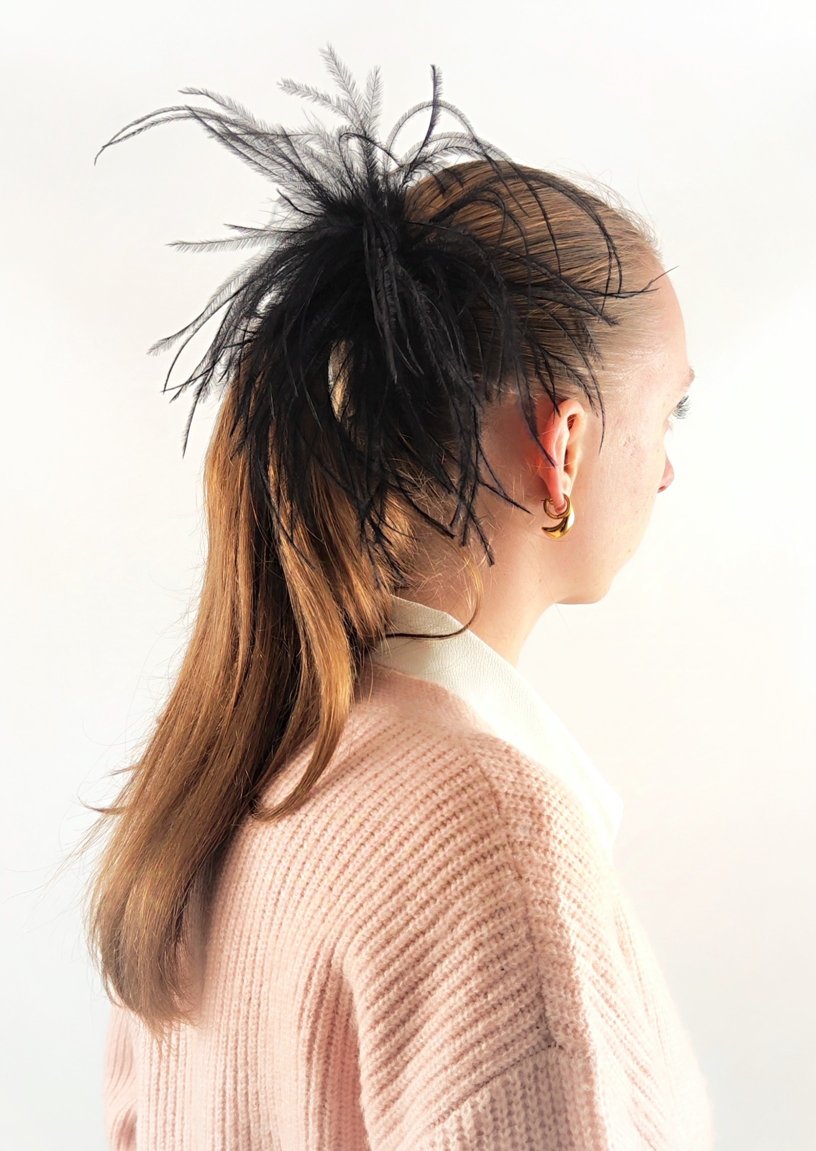 broche plume autruche noir