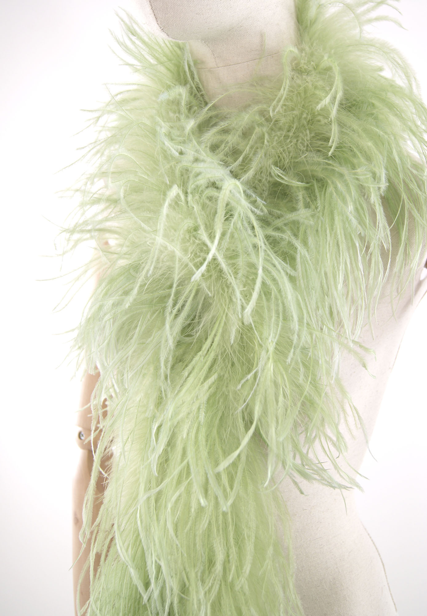 boa autruche volume vert celadon de qualite