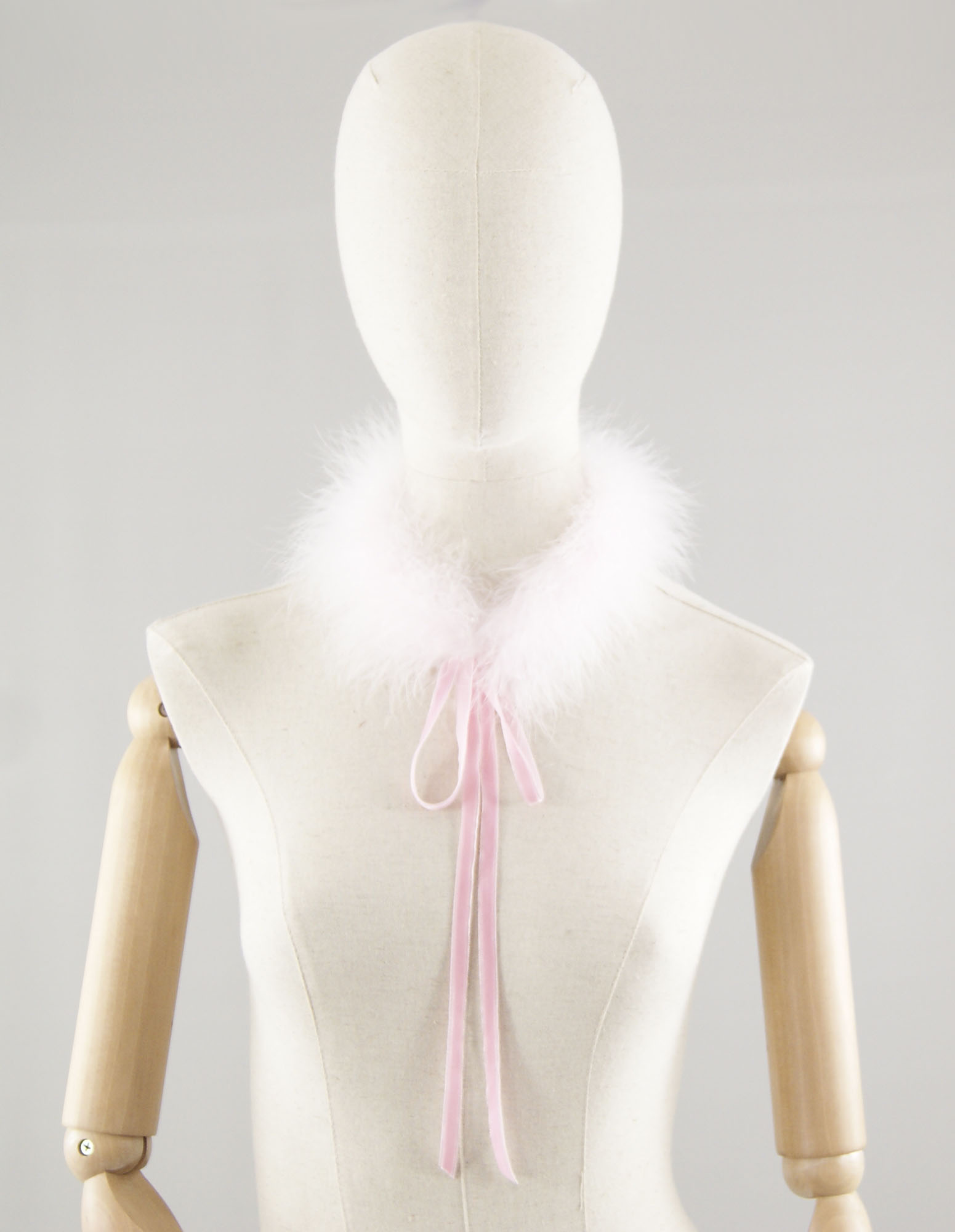 tour de cou en plume rose pale