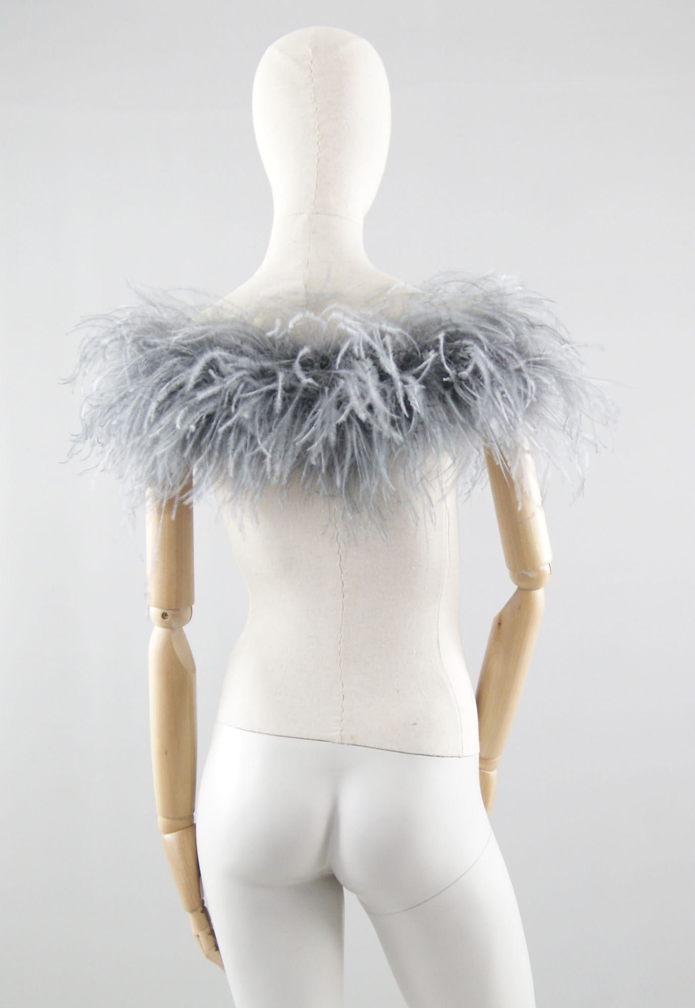 cache epaule plume autruche gris