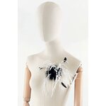 broche accessoire plume autruche coq noir et blanc