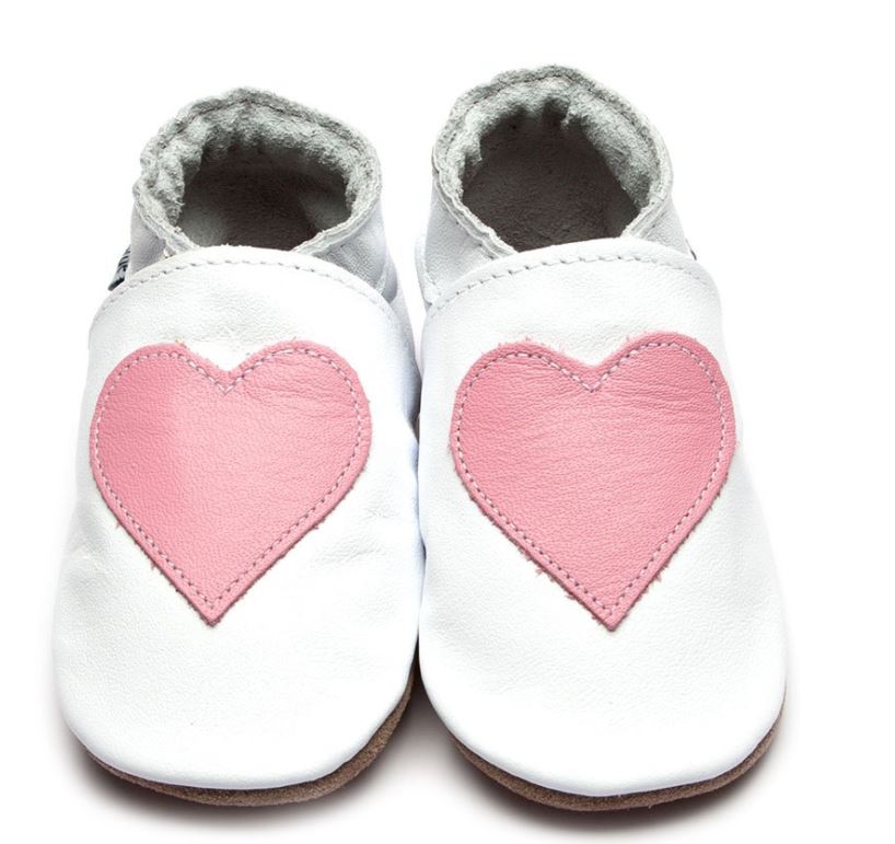 Chaussons enfant en cuir blanc avec cœur rose