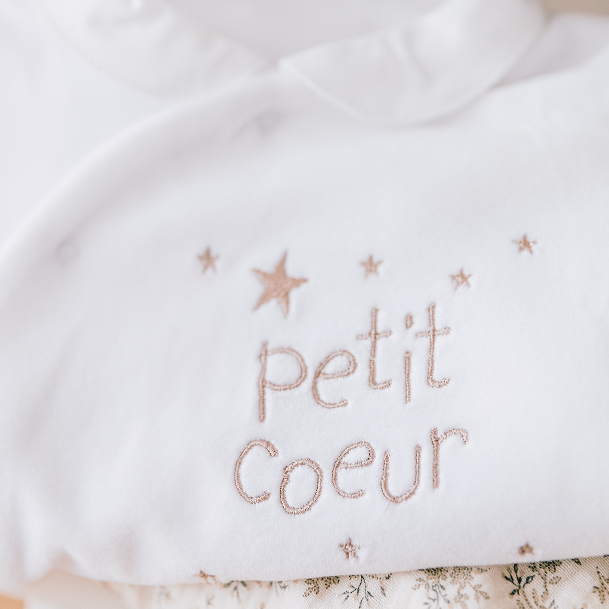 Pyjama bébé en coton blanc brodé Petit cœur