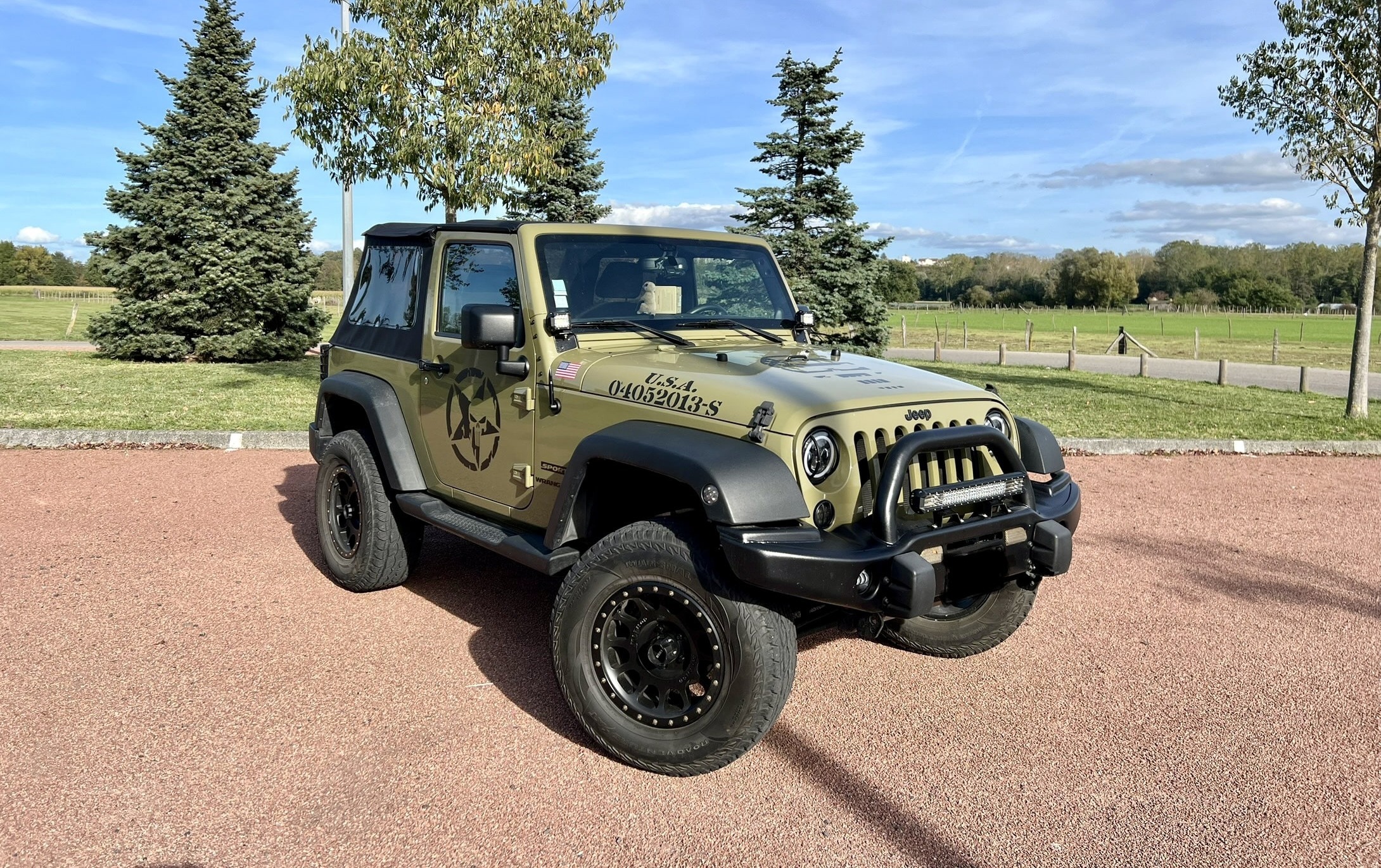 installation dashcam blackvue dr750x 1ch plus avant jeep wrangler anti vandalisme embarquee