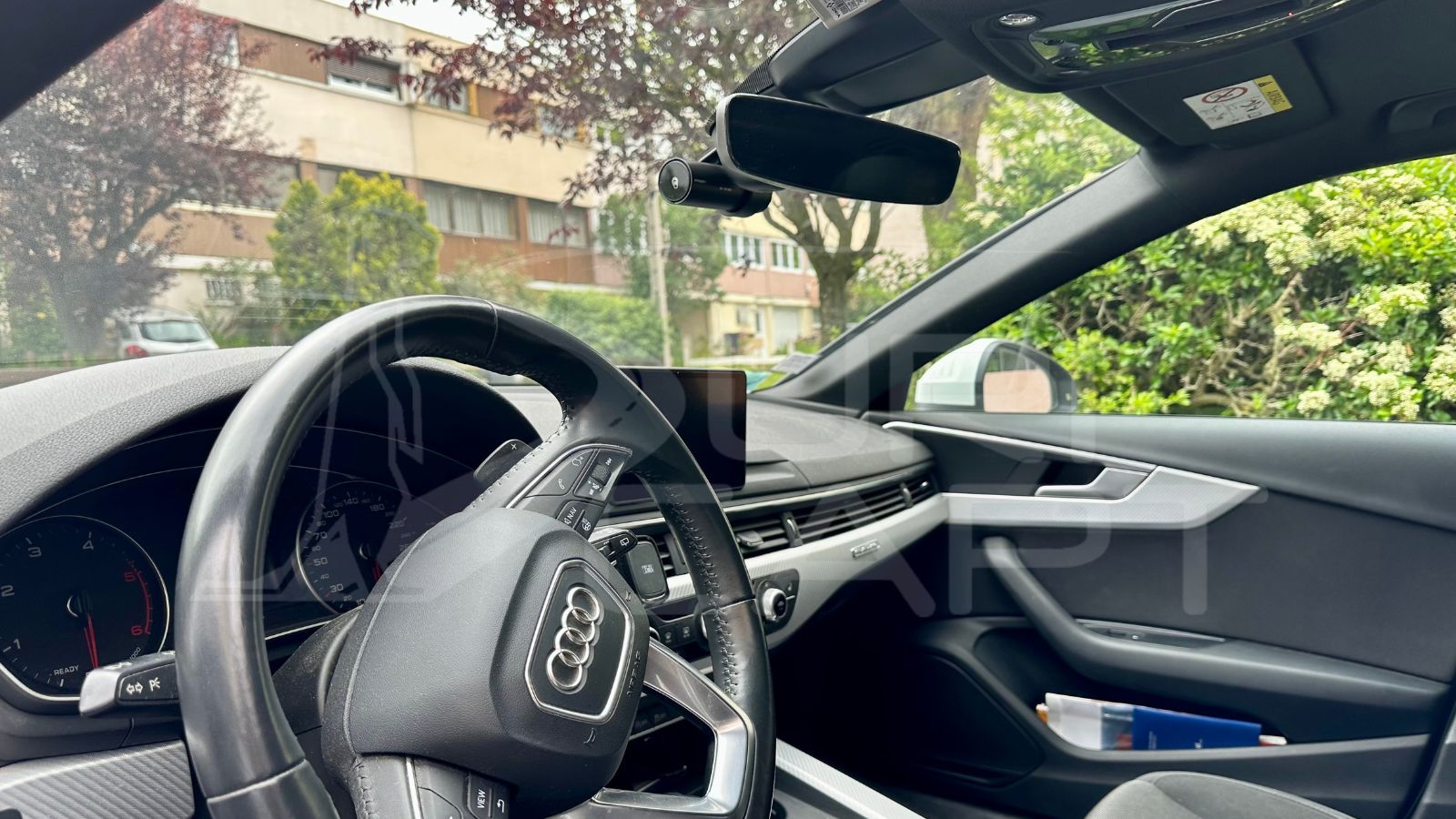 Installation dashcam : caméra avant sur une AUDI A4 Allroad