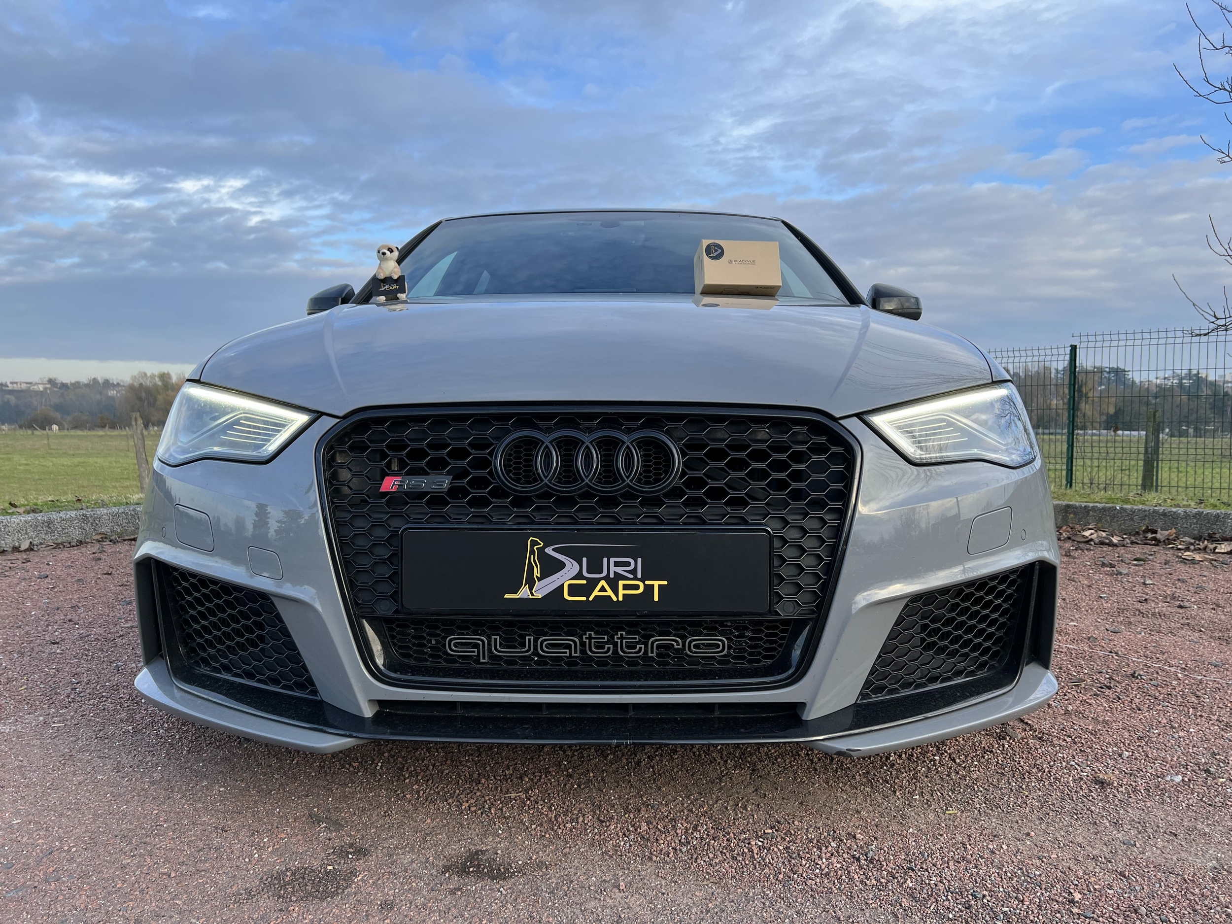 dashcam blackvue dr750x 2ch sur audi rs3 caméra