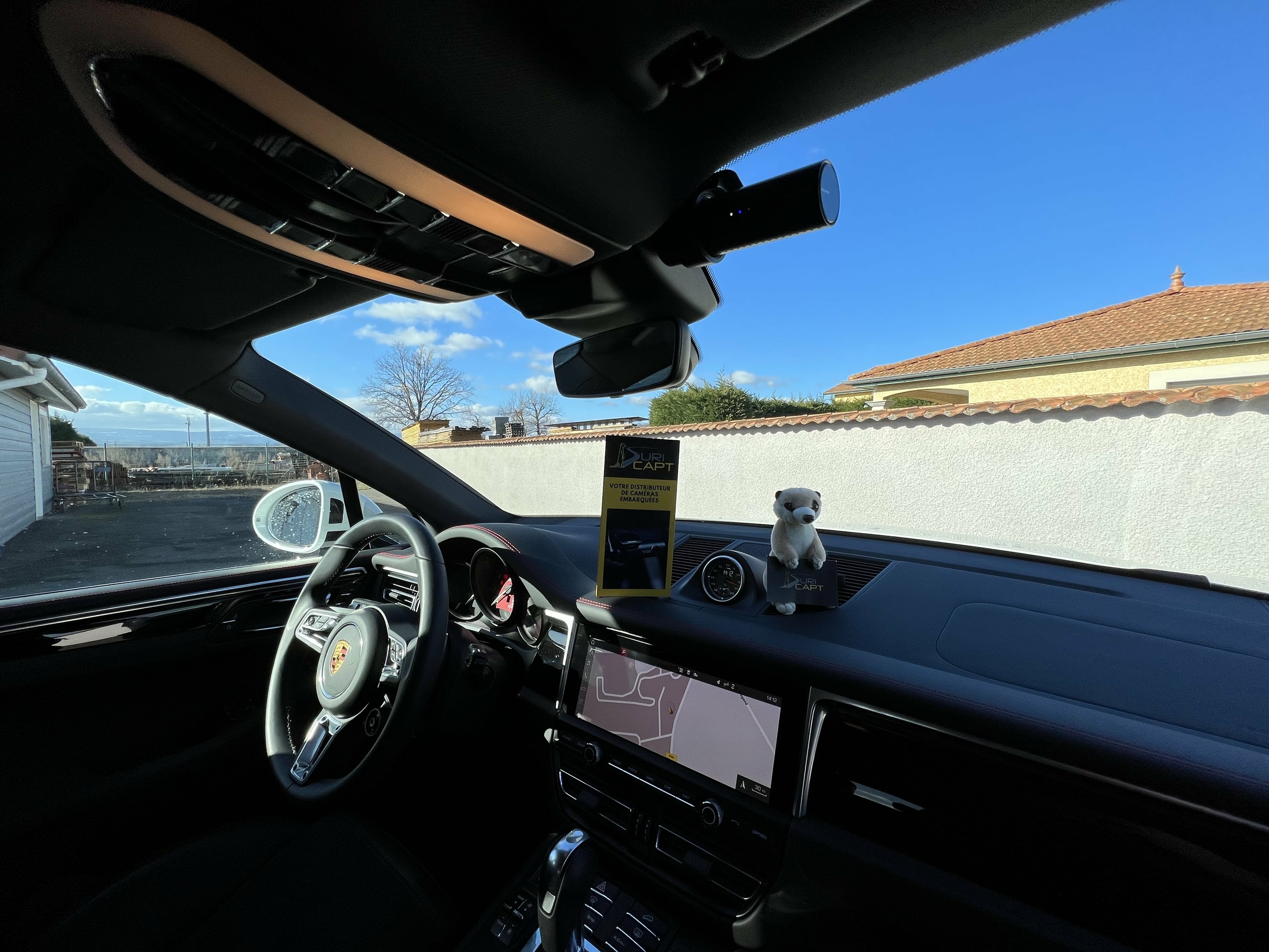 dashcam blackvue dr750x 2ch plus porsche macan vue camera avant