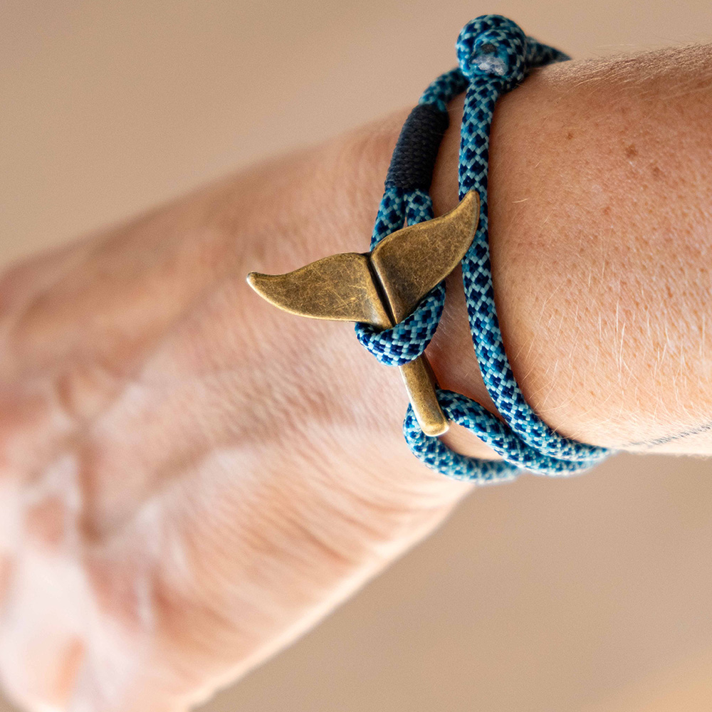 bracelet-femme-queue-de-baleine-bleu