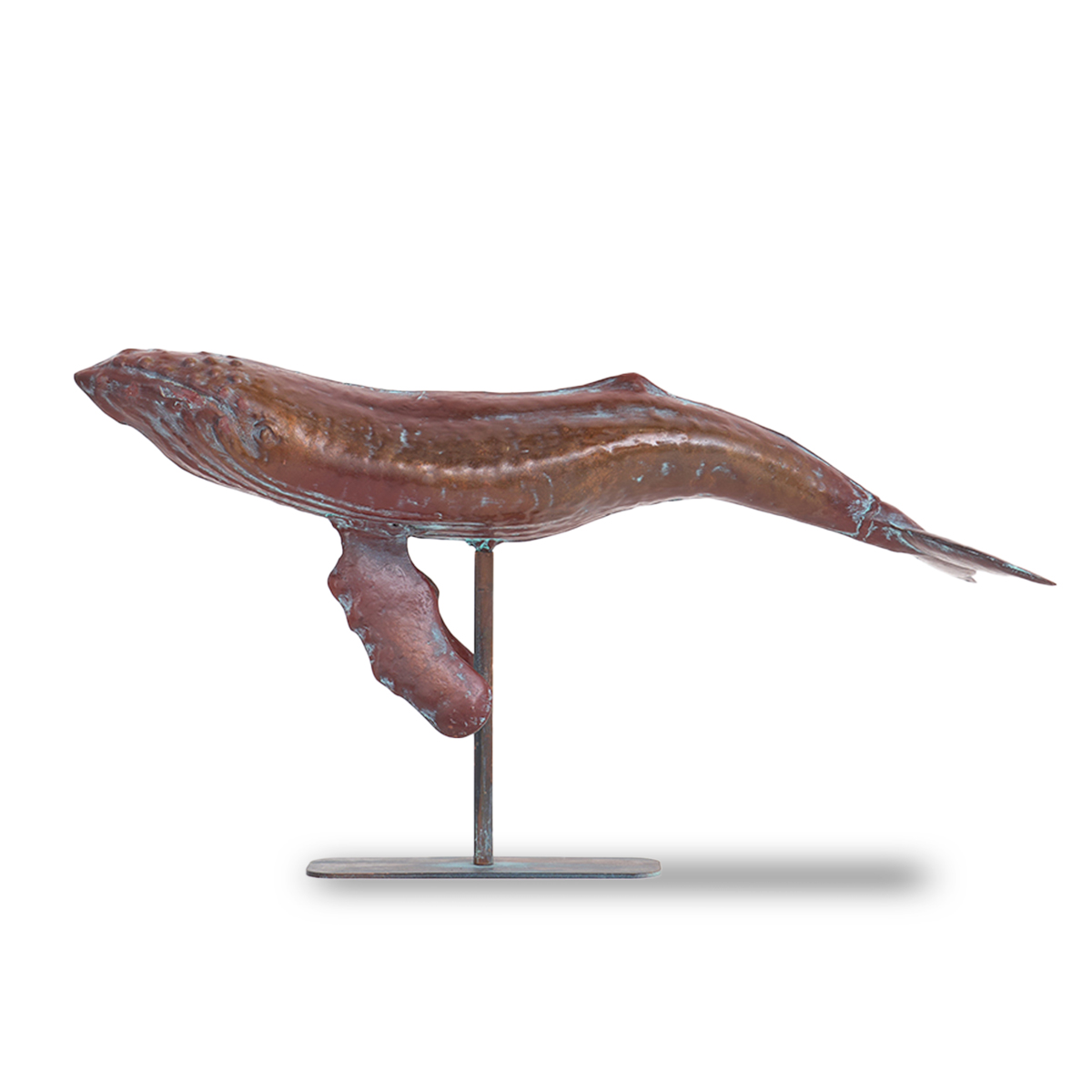 Statuette baleine à bosse en métal cuivré