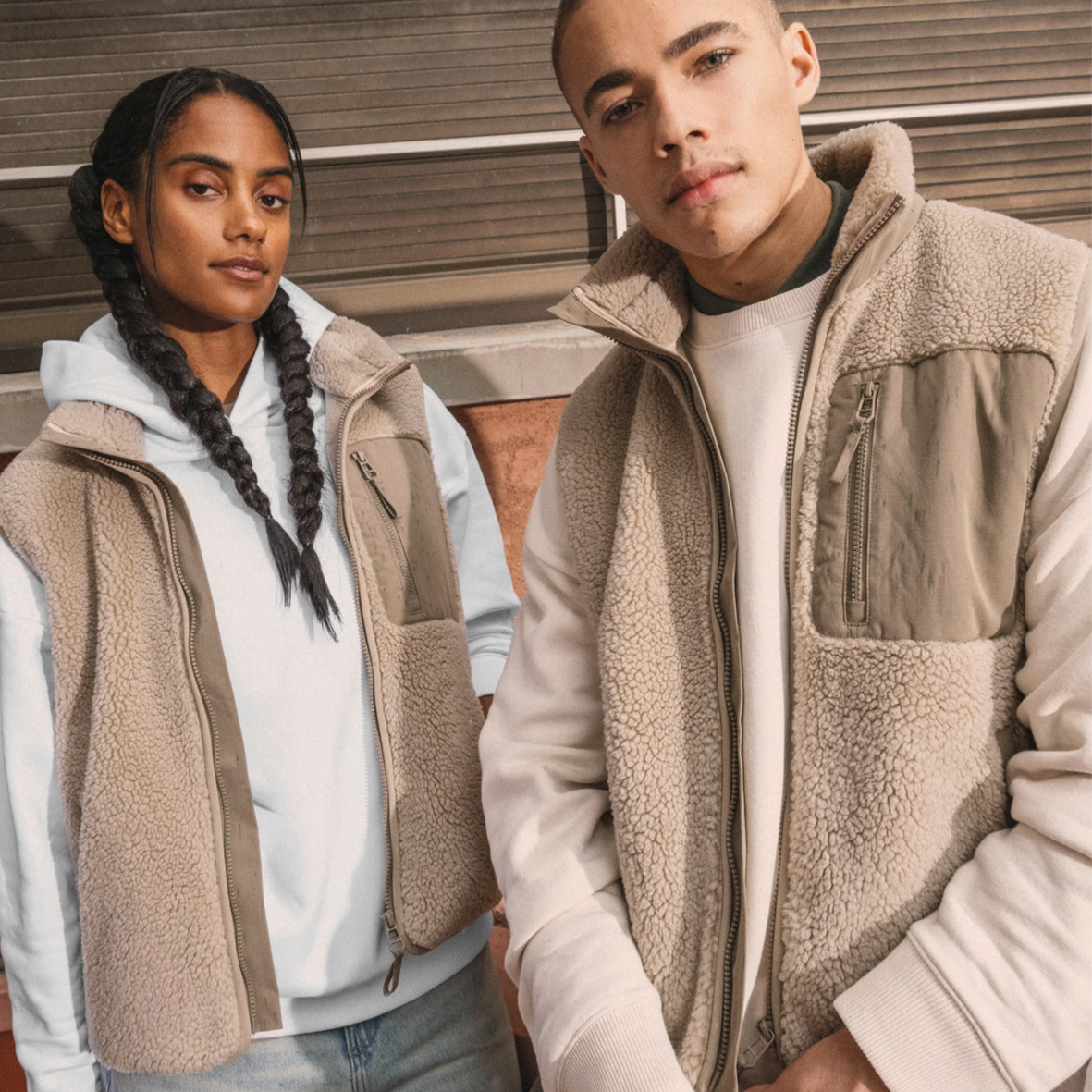 Veste polaire ORQUALE sans manches beige sable Unisexe polyester recyclée