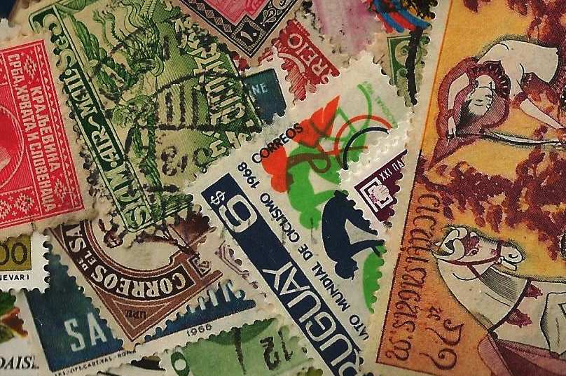 100 timbres de 100 pays