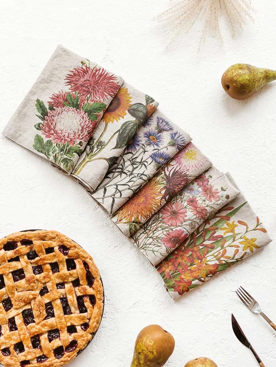 3002SU-CFP6-Linoroom-Napkins-Country-Flowers-Vertical-LR17