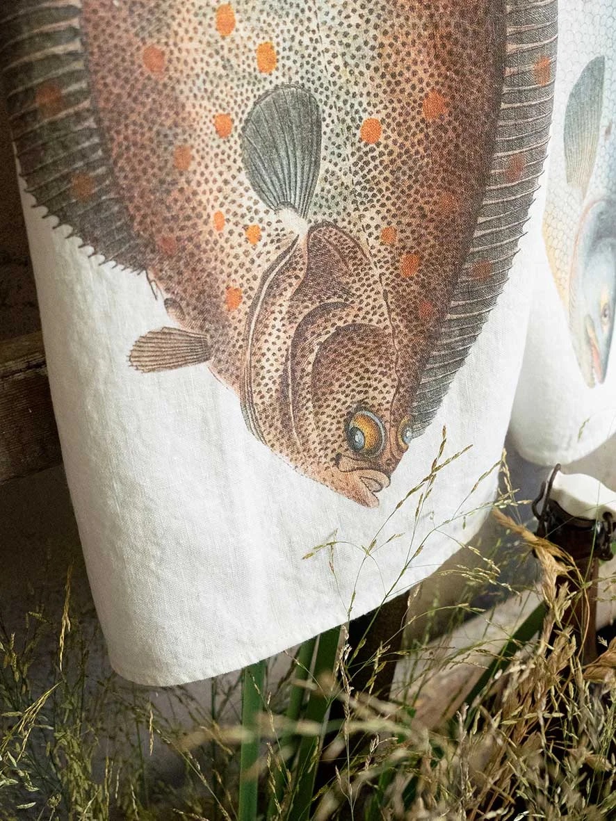 6001M-STOT-Linoroom-Kitchen-Towels-Salmon-and-Turbot-Vertical-LR4