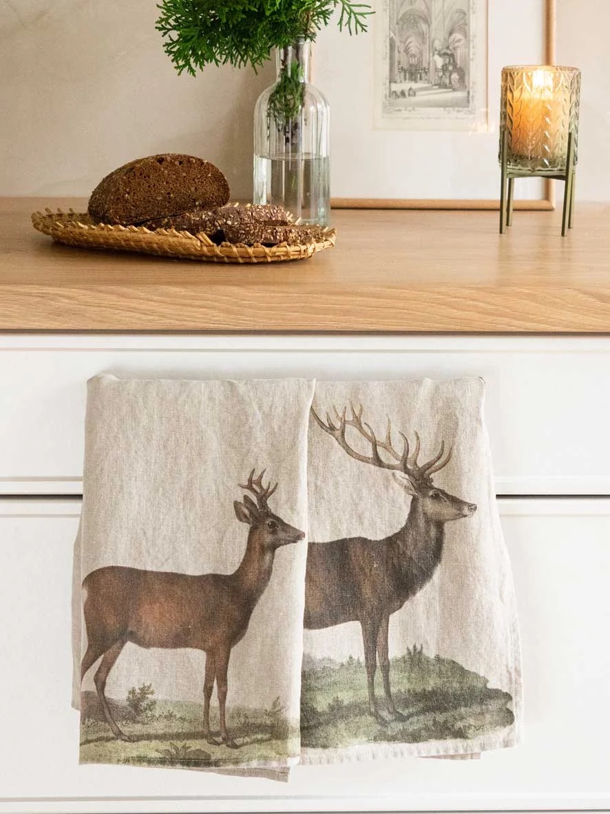 6001M-DRL-Linoroom-kitchen-towels-Deer-and-Roe-deer-Vertical-LR9