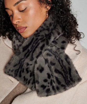 Grise-echarpe-fourrure-waro-leopard_400x400