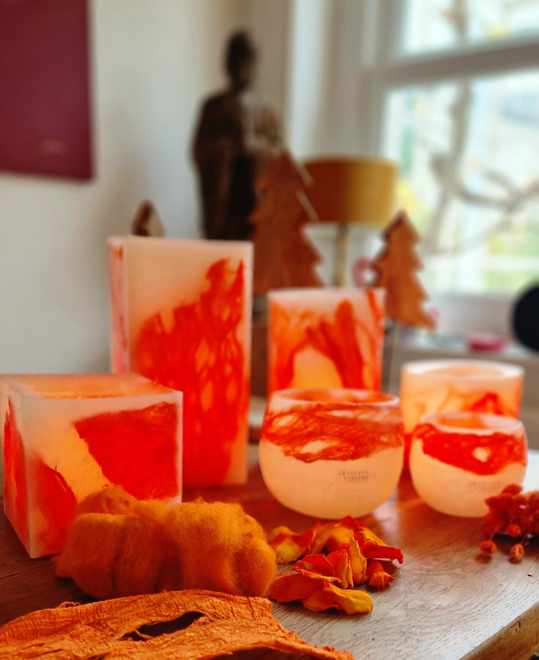 Les Artisans Ciriers Bruxellois Orange in Fire