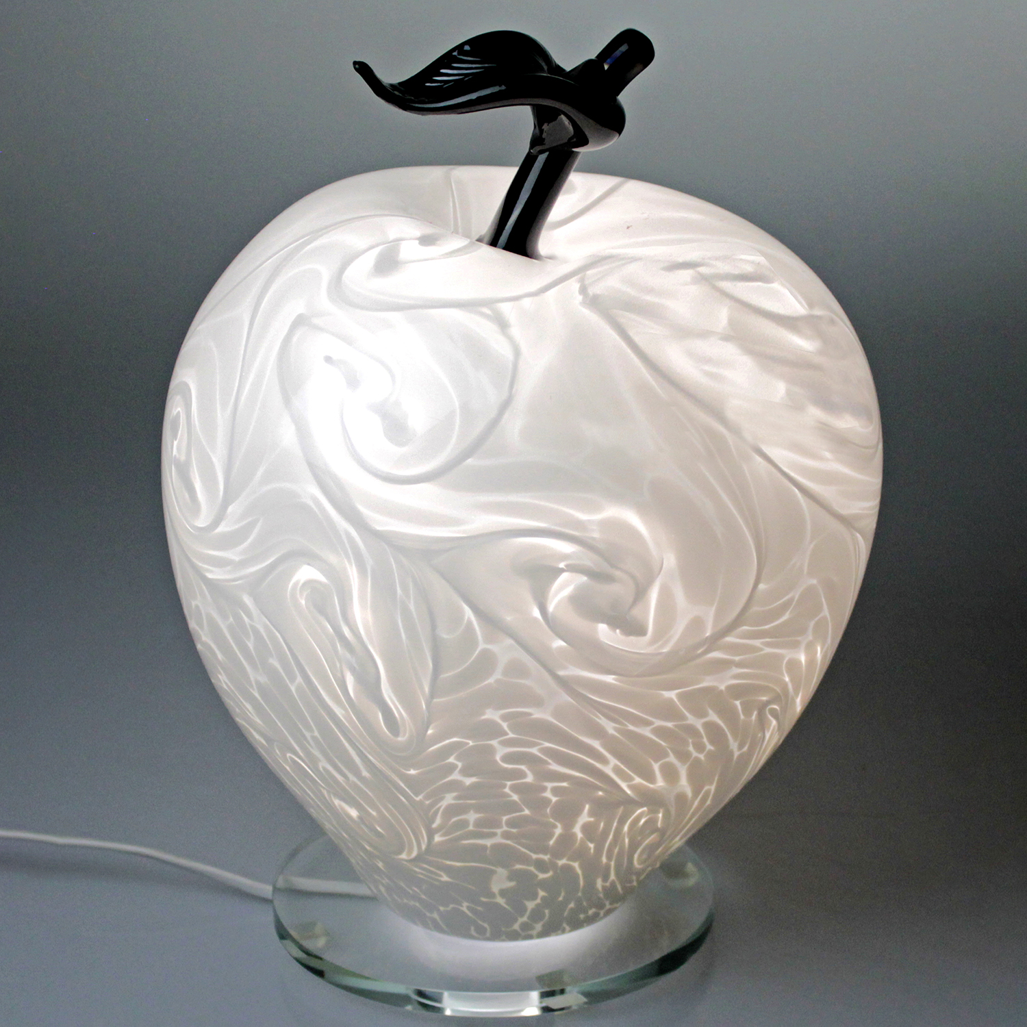 PM00_lampe_pomme_blanche_format_carre