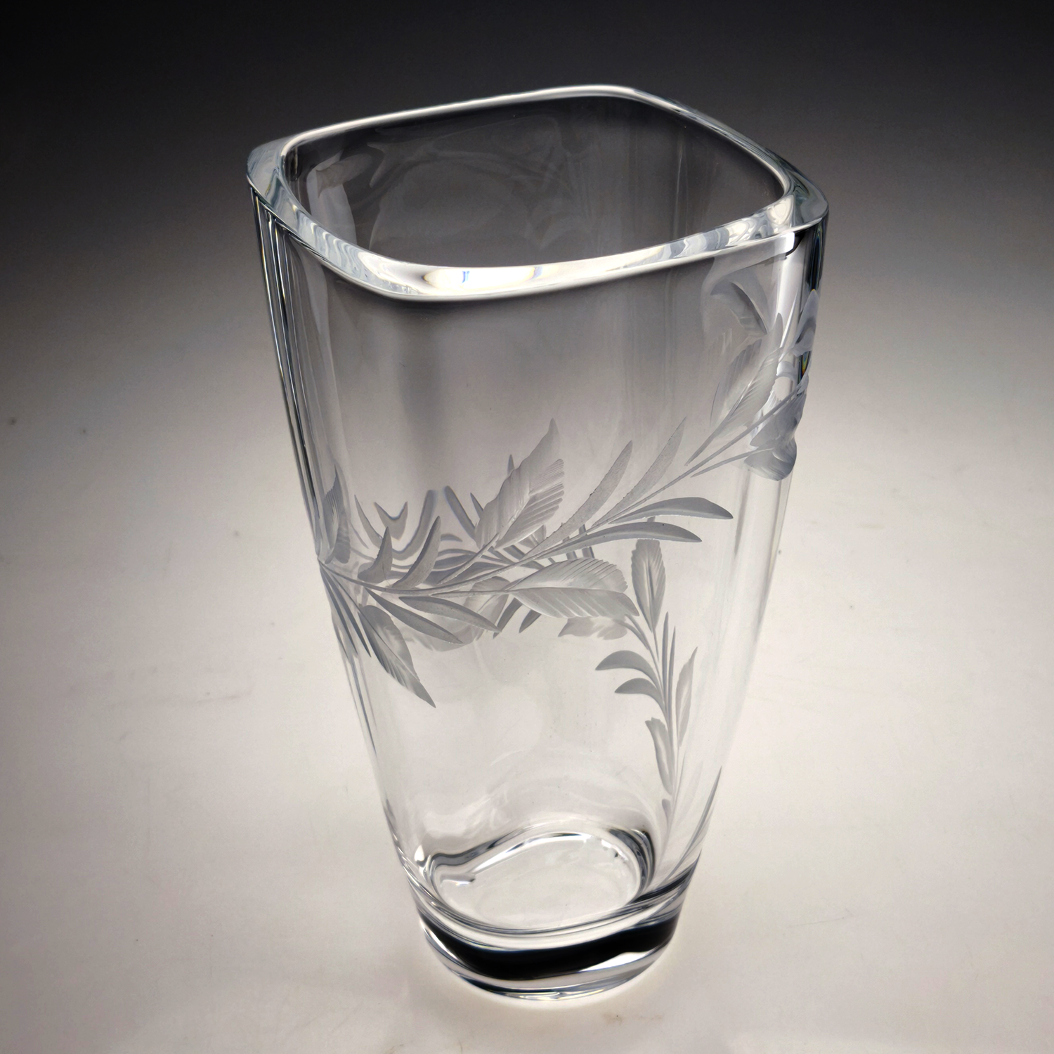 vase_ghiades_taille_lierre_1