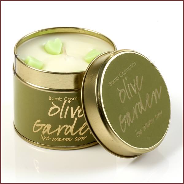 Lulu Shop Bougie aux huiles essentielles Bomb Cosmetics Olive Garden