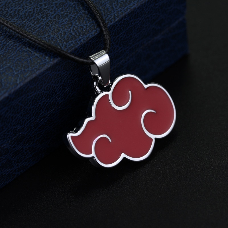 https://media.cdnws.com/_i/160748/5626/3344/27/naruto-akatsuki-cosplay-collier-nuage-rouge-uchiha-itachi-pendentif-douleur-bijoux-accessoires.jpeg