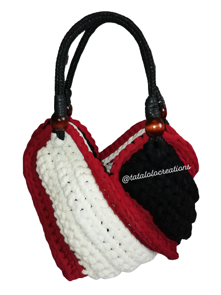 Petit_sac_Moulin_à_vent_noir_rouge_et_blanc-removebg-preview