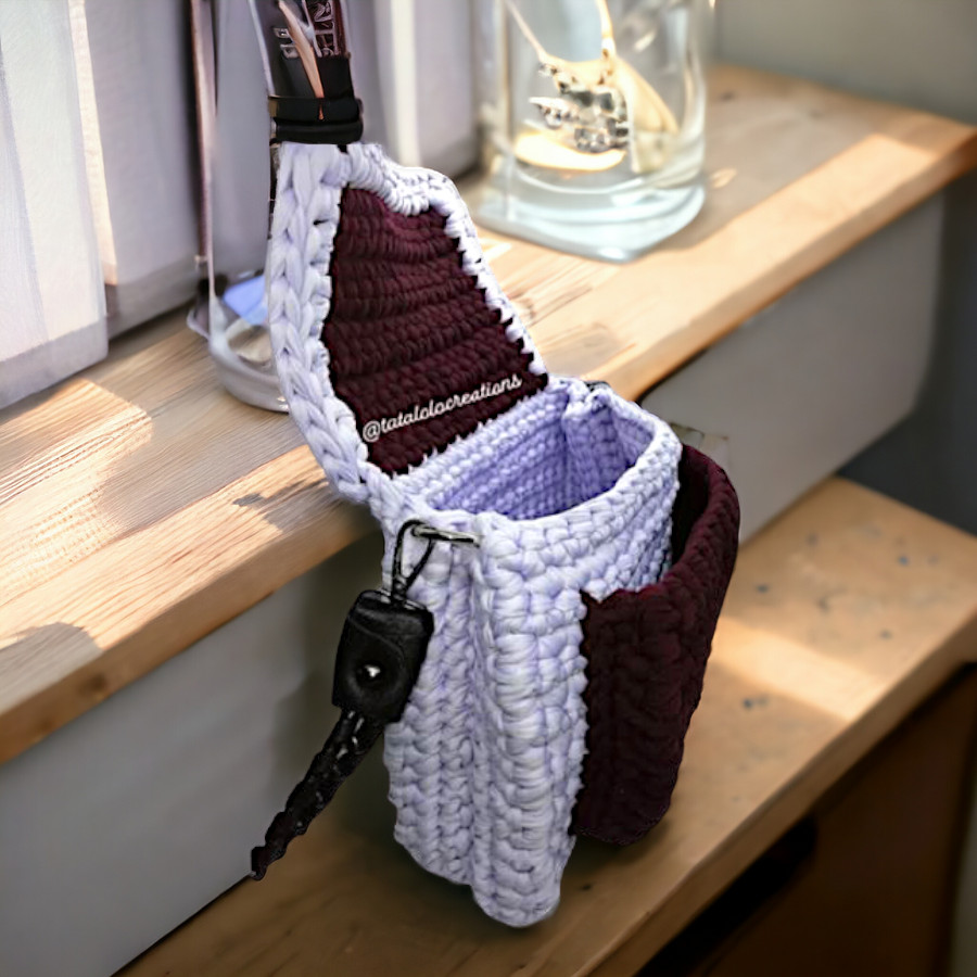 Sac_besace_violet_prune-removebg-preview-Photoroom(2)