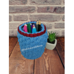 POT_A_CRAYONS_BLEU_ET_BORD-removebg-preview