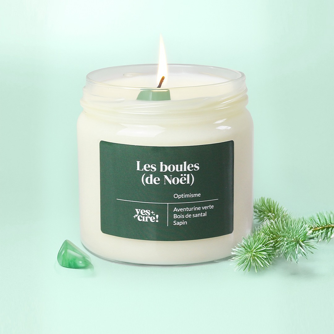 Bougie végétale YesCire avec une pierre aventurine verte, bougie de Noël, bougie parfum sapin, fabriquée en France