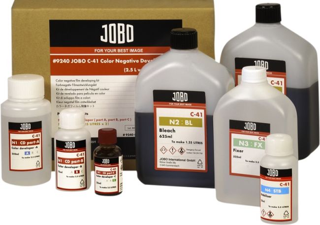 Kit Chimie Fujifilm Pour Développement Film C-41 - Développeur Et Machine Start-up