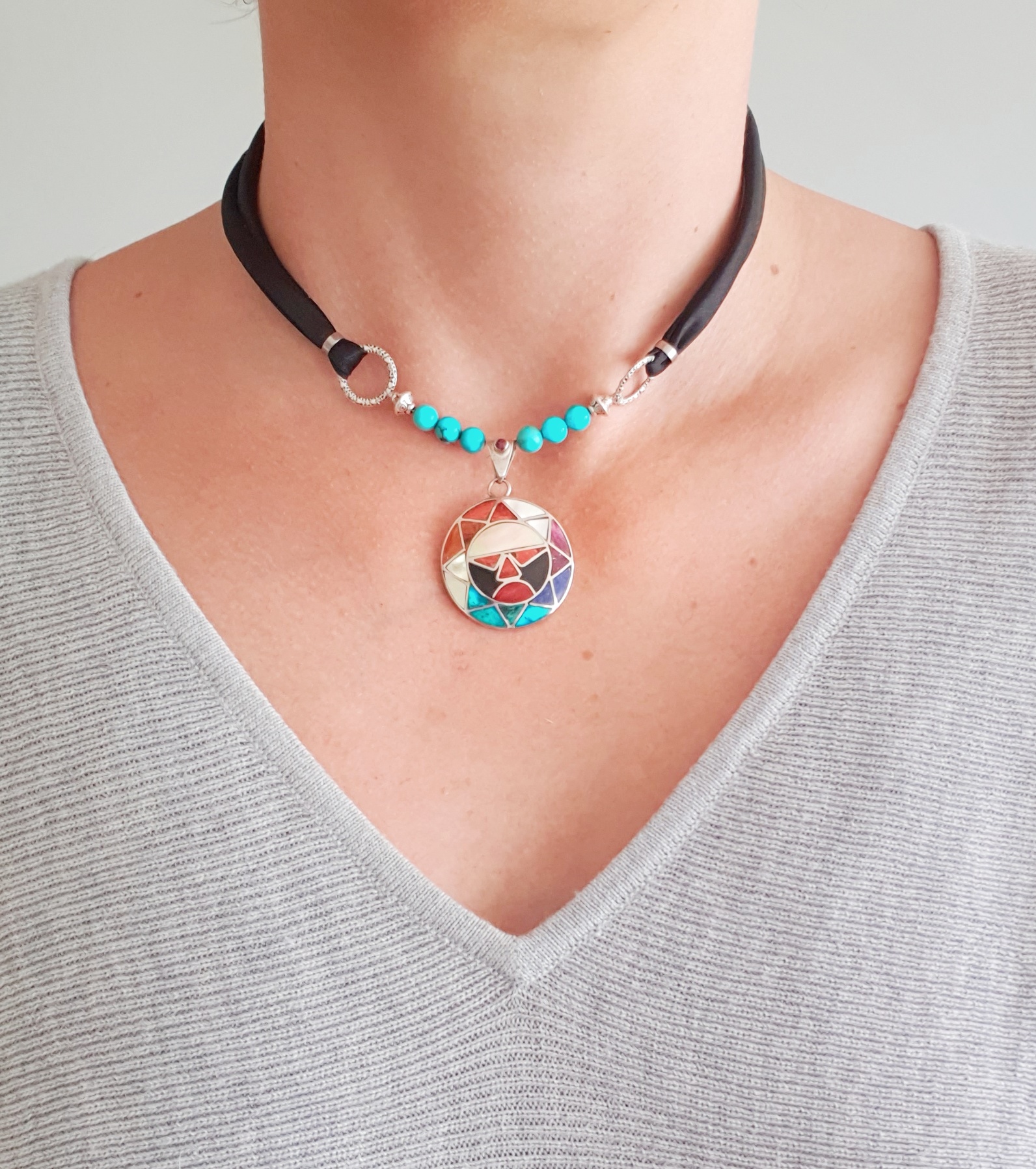 Collier soie-pendentif argent-pachamama-perles naturelles-Inti-pièce unique-bijoux