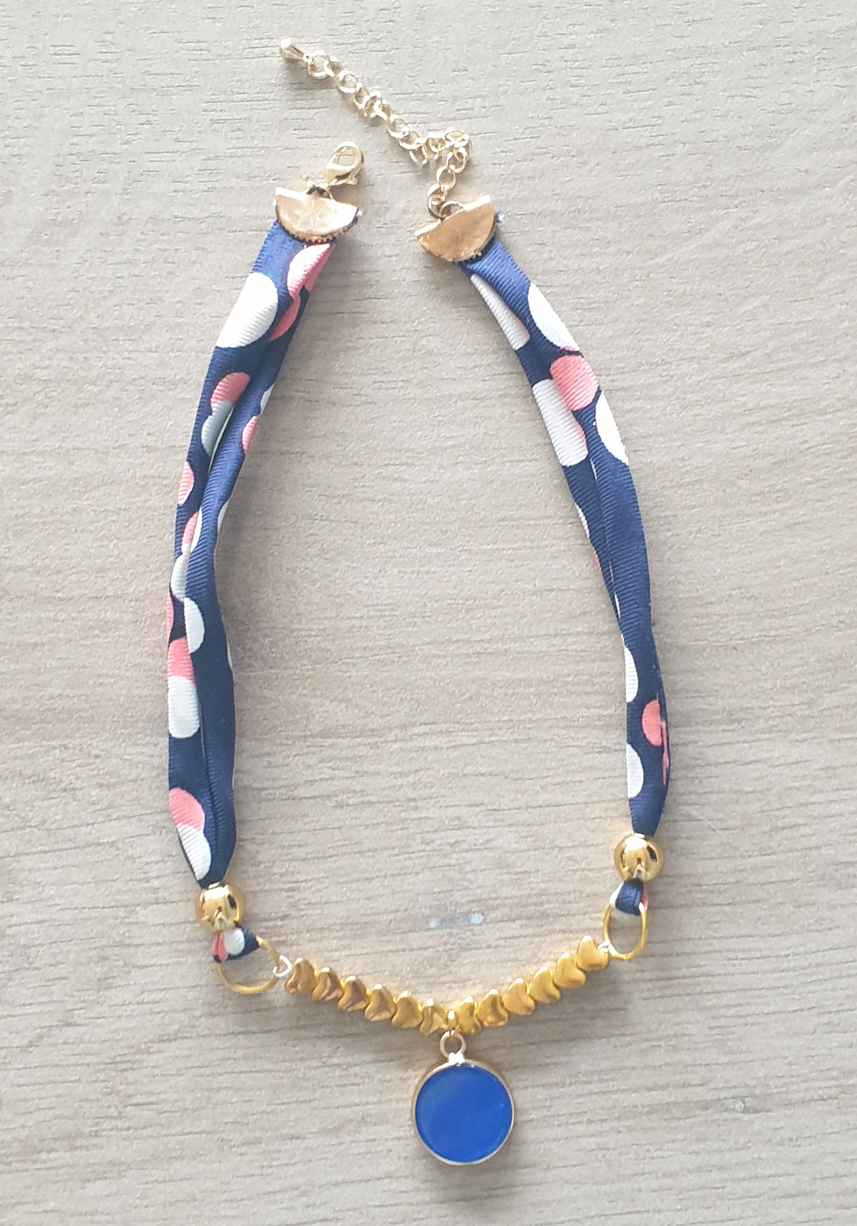 Collier soie-enfant-pendentif jade-Fanette-Bijoux-à plat