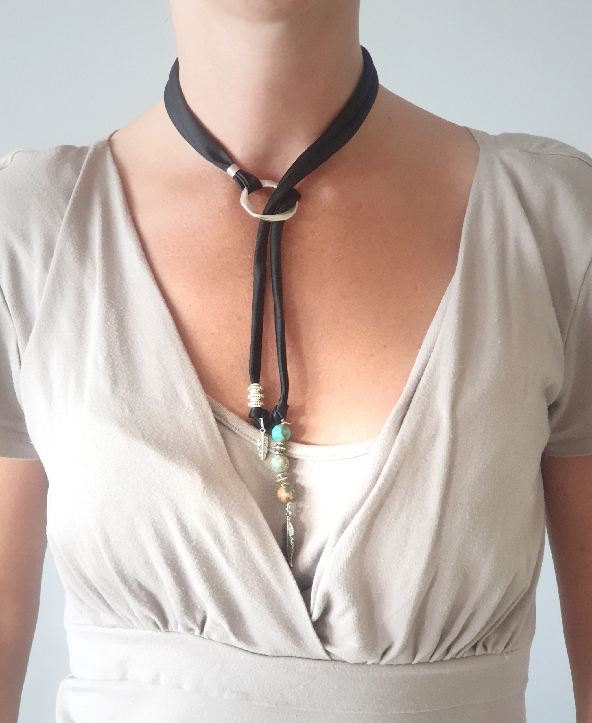 Collier soie-perles naturelles-jaspe impériales-plume-Heloise-Bijoux-2