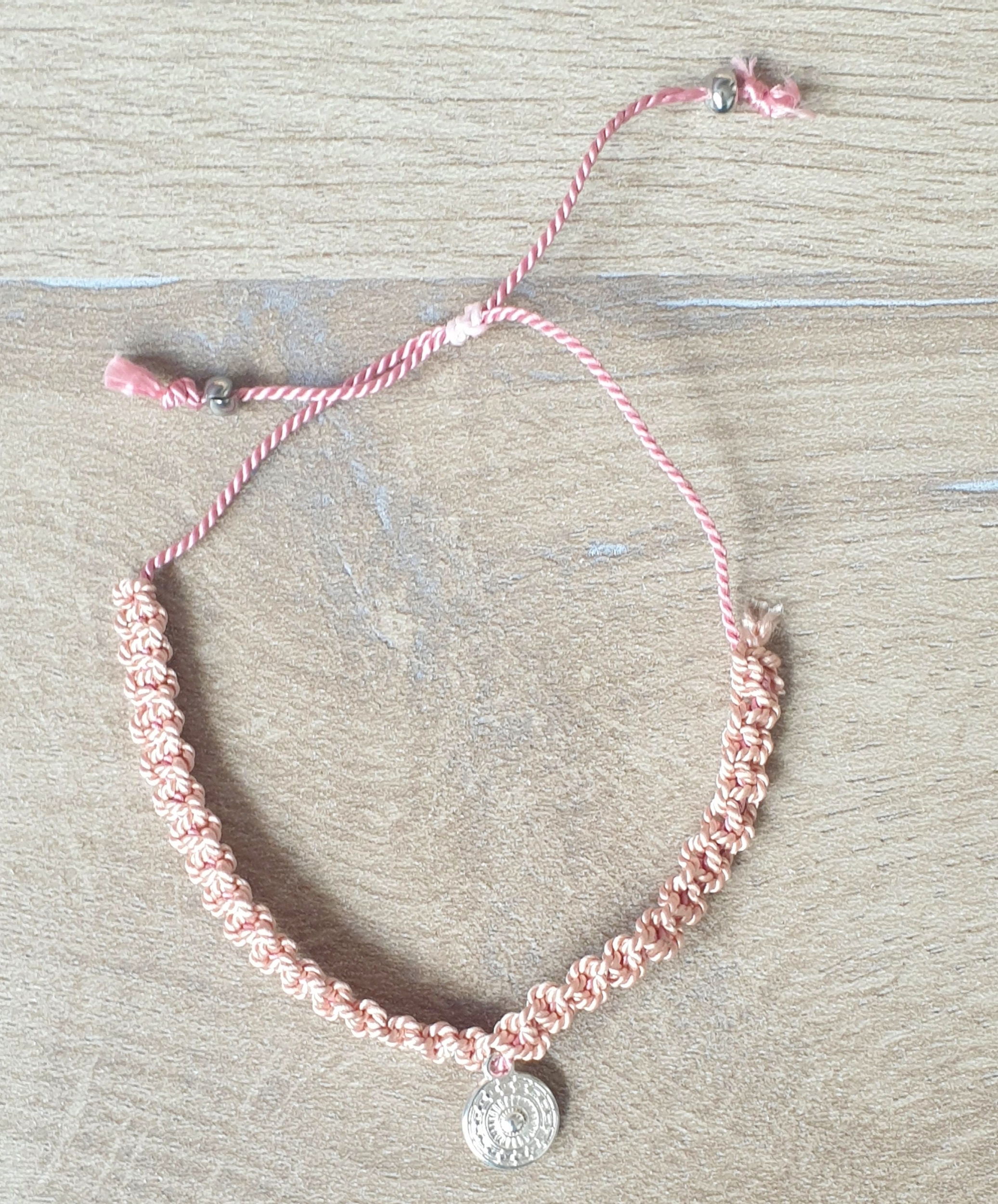 Bracelet cordon de soie-femme-pendentif inca-Tintaya-Bijoux ethnique-à plat